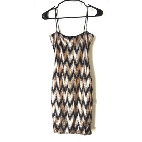 Chevron Print Dress - Picture 6 of 7